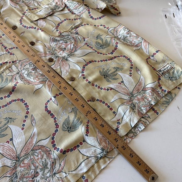 Tommy Bahama Hawaiian Cream Tropical Floral Rayon Double Pocket Camp Shirt LARGE - Picture 6 of 6
